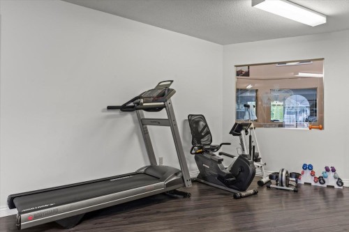 118-1450 Mccallum Road, Abbotsford, BC - Indoor Photo Showing Gym Room