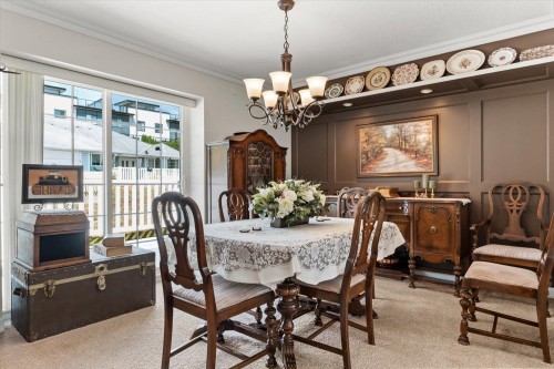 118-1450 Mccallum Road, Abbotsford, BC - Indoor Photo Showing Dining Room