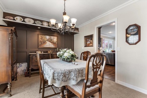 118-1450 Mccallum Road, Abbotsford, BC - Indoor Photo Showing Dining Room