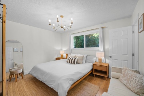 19847 38A Avenue, Langley, BC - Indoor Photo Showing Bedroom