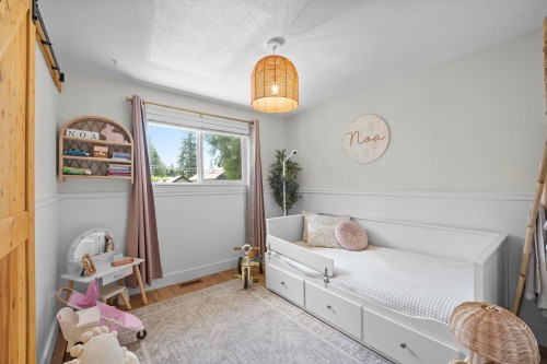 19847 38A Avenue, Langley, BC - Indoor Photo Showing Bedroom