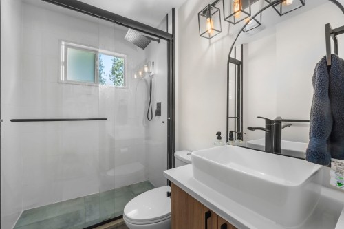 19847 38A Avenue, Langley, BC - Indoor Photo Showing Bathroom