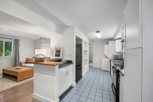 19847 38A Avenue, Langley, BC - Indoor Photo Showing Kitchen
