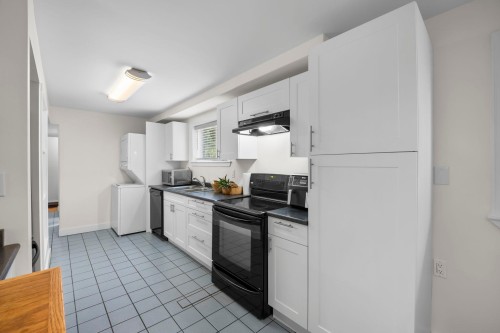 19847 38A Avenue, Langley, BC - Indoor Photo Showing Kitchen