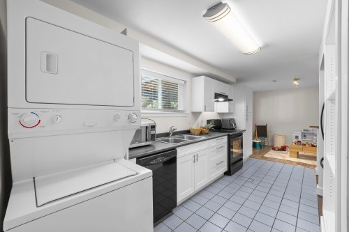 19847 38A Avenue, Langley, BC - Indoor Photo Showing Laundry Room