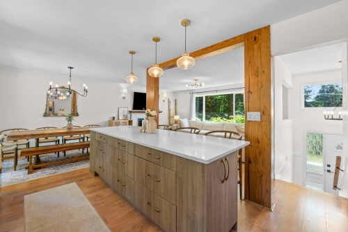 19847 38A Avenue, Langley, BC - Indoor Photo Showing Kitchen