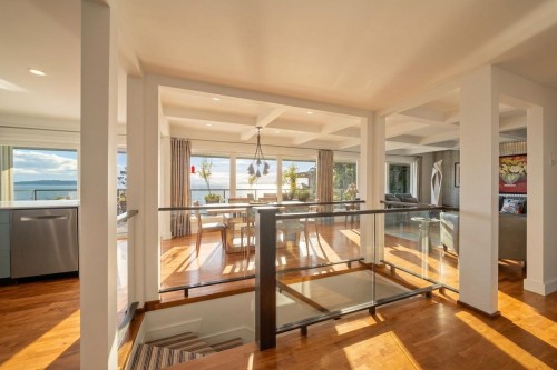 14380 Sunset Drive, White Rock, BC - Indoor Photo Showing Other Room