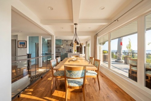 14380 Sunset Drive, White Rock, BC - Indoor Photo Showing Dining Room