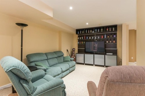 15560 36B Avenue, Surrey, BC - Indoor Photo Showing Living Room