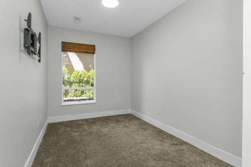 114-34909 Old Yale Road, Abbotsford, BC - Indoor Photo Showing Other Room