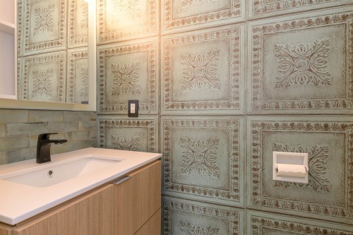 114-34909 Old Yale Road, Abbotsford, BC - Indoor Photo Showing Bathroom