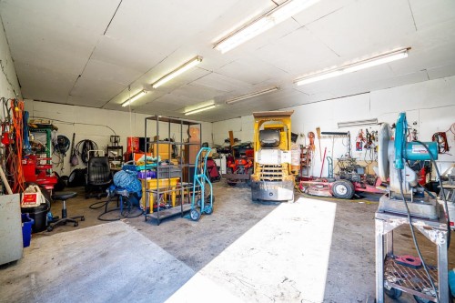 26267 64 Avenue, Langley, BC - Indoor Photo Showing Garage