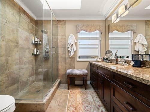 13383 14A Avenue, Surrey, BC - Indoor Photo Showing Bathroom