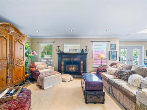 13383 14A Avenue, Surrey, BC - Indoor Photo Showing Living Room With Fireplace