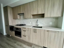 806-13350 Central Avenue Surrey, BC V3T 0S1