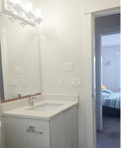 4-8033 166B Street, Surrey, BC - Indoor Photo Showing Bathroom