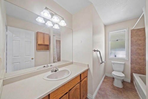 8167 Cedar Street, Mission, BC - Indoor Photo Showing Bathroom