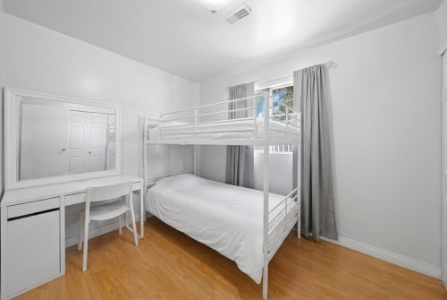 8167 Cedar Street, Mission, BC - Indoor Photo Showing Bedroom