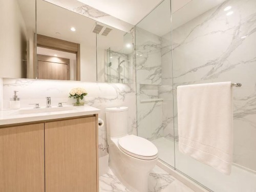 3310-9887 Whalley Boulevard, Surrey, BC - Indoor Photo Showing Bathroom