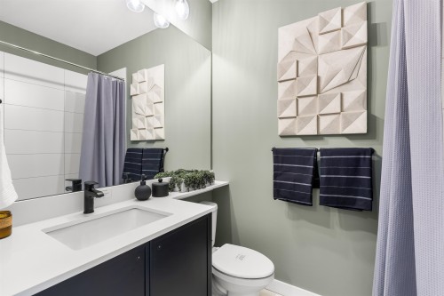 3-2886 Montrose Avenue, Abbotsford, BC - Indoor Photo Showing Bathroom
