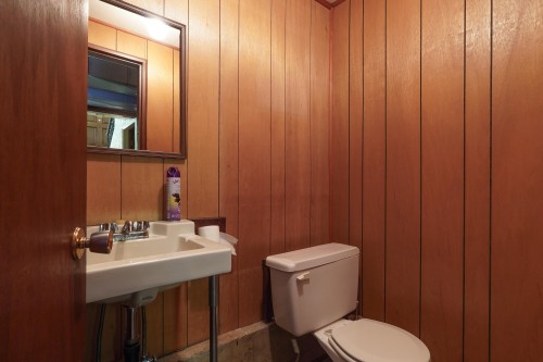 17844 57A Avenue, Surrey, BC - Indoor Photo Showing Bathroom