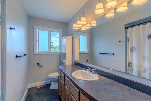 35073 Ewert Avenue, Mission, BC - Indoor Photo Showing Bathroom