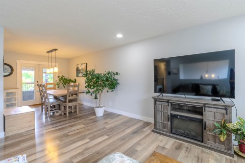 35073 Ewert Avenue, Mission, BC - Indoor Photo Showing Other Room With Fireplace