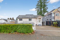 7576 140 Street Surrey, BC V3W 5J8