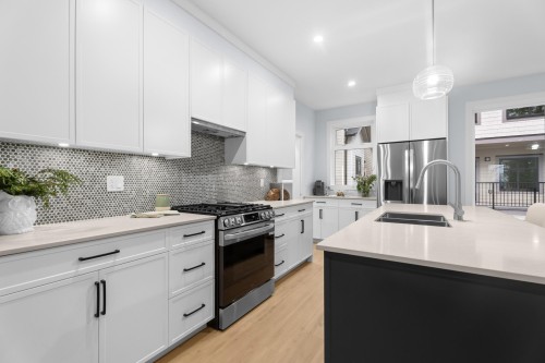 36-9688 182A Street, Surrey, BC - Indoor Photo Showing Kitchen With Double Sink With Upgraded Kitchen