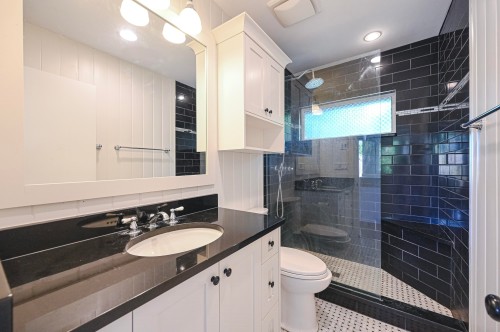 14249 Marine Drive, White Rock, BC - Indoor Photo Showing Bathroom