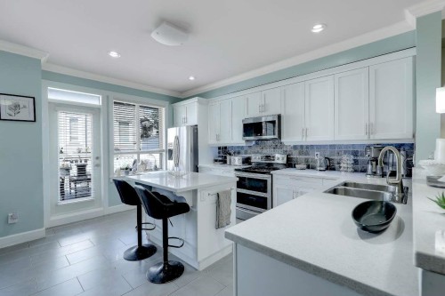 21-19560 68 Avenue, Surrey, BC - Indoor Photo Showing Kitchen With Stainless Steel Kitchen With Double Sink With Upgraded Kitchen