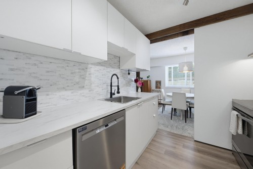 111-7436 Stave Lake Street, Mission, BC - Indoor Photo Showing Kitchen