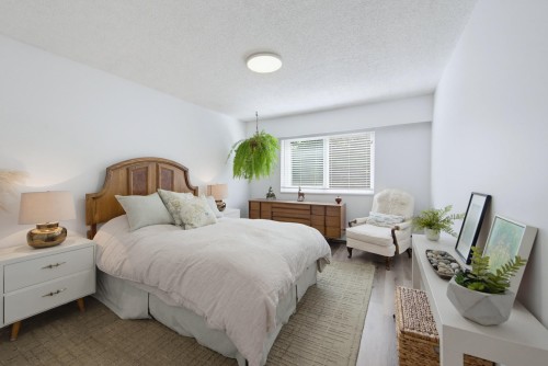 111-7436 Stave Lake Street, Mission, BC - Indoor Photo Showing Bedroom