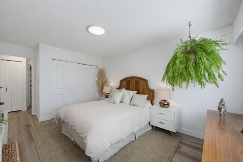 111-7436 Stave Lake Street, Mission, BC - Indoor Photo Showing Bedroom