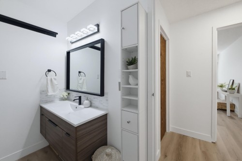 111-7436 Stave Lake Street, Mission, BC - Indoor Photo Showing Bathroom