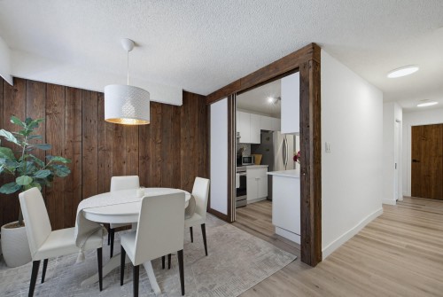 111-7436 Stave Lake Street, Mission, BC - Indoor Photo Showing Dining Room