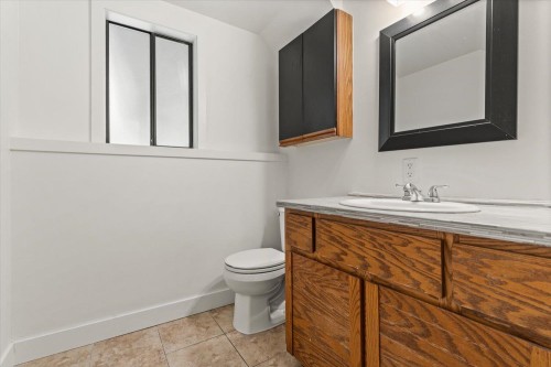 2470 Woodstock Drive, Abbotsford, BC - Indoor Photo Showing Bathroom