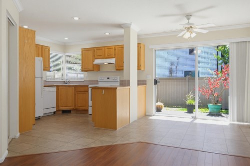 107-15988 83 Avenue, Surrey, BC - Indoor Photo Showing Kitchen