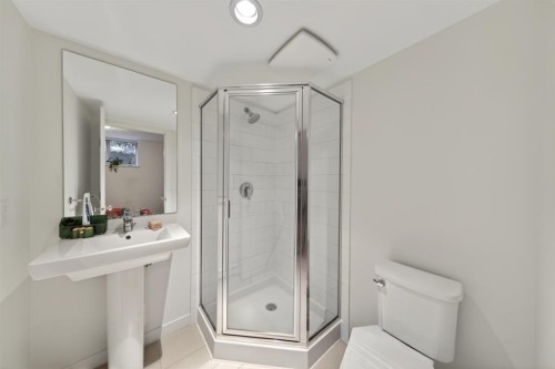 27-16260 23A Avenue, Surrey, BC - Indoor Photo Showing Bathroom