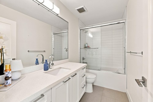 5-16828 Boxwood Drive, Surrey, BC - Indoor Photo Showing Bathroom