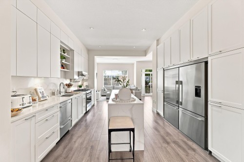 5-16828 Boxwood Drive, Surrey, BC - Indoor Photo Showing Kitchen With Upgraded Kitchen
