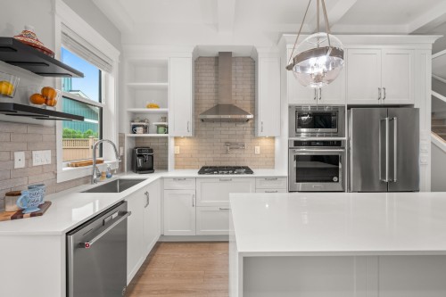 9-4750 228 Street, Langley, BC - Indoor Photo Showing Kitchen With Upgraded Kitchen