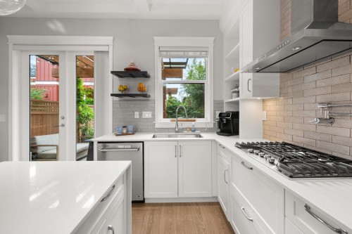 9-4750 228 Street, Langley, BC - Indoor Photo Showing Kitchen With Upgraded Kitchen