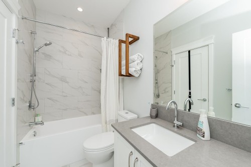 9-4750 228 Street, Langley, BC - Indoor Photo Showing Bathroom