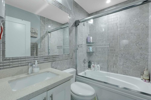 17-6971 122 Street, Surrey, BC - Indoor Photo Showing Bathroom