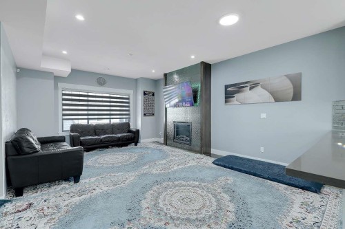 17-6971 122 Street, Surrey, BC - Indoor Photo Showing Living Room With Fireplace