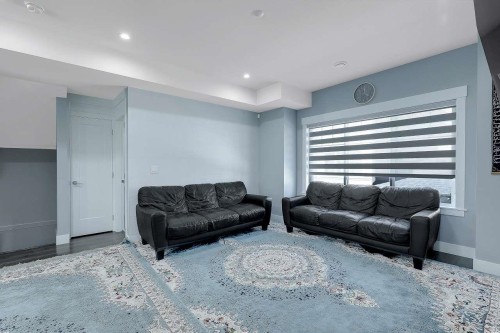 17-6971 122 Street, Surrey, BC - Indoor Photo Showing Living Room