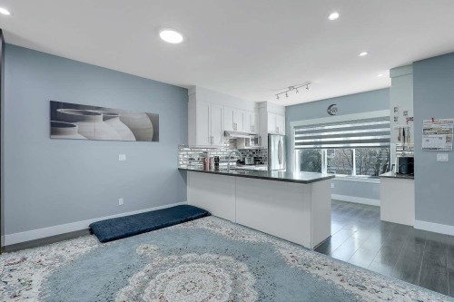 17-6971 122 Street, Surrey, BC - Indoor Photo Showing Kitchen