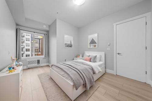 208-20175 53 Avenue, Langley, BC - Indoor Photo Showing Bedroom