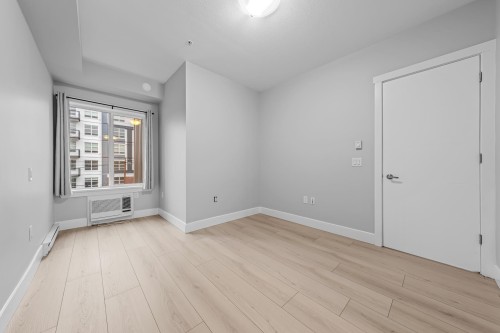 208-20175 53 Avenue, Langley, BC - Indoor Photo Showing Other Room